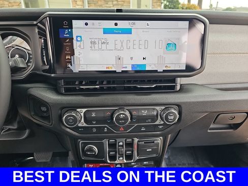New 2026 Jeep Gladiator Sport AWD/4WD image 19