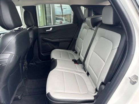 Certified 2023 Ford Escape Platinum AWD/4WD image 40