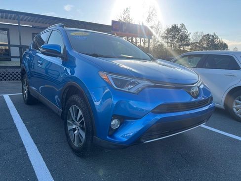 Used 2018 Toyota RAV4 XLE image 3