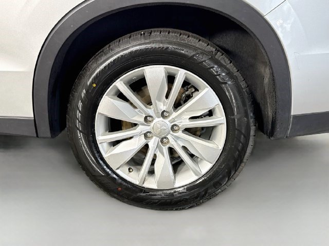 Used 2025 Mitsubishi Outlander ES FWD image 36