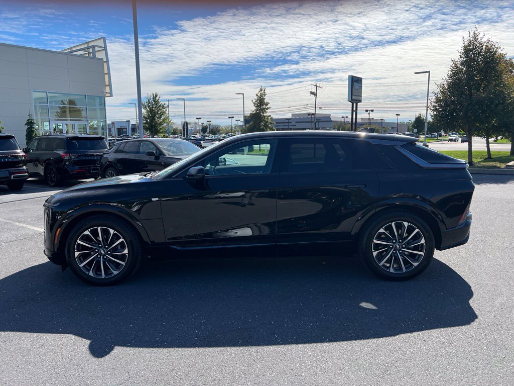 Certified 2024 Cadillac Lyriq Sport AWD/4WD image 9