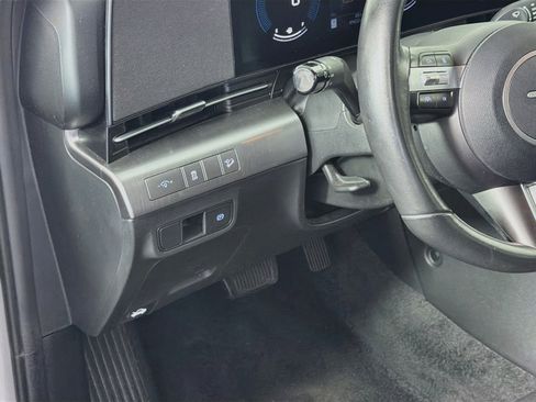 Used 2025 Hyundai Kona SEL FWD image 17