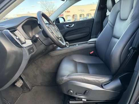 Certified 2025 Volvo XC60 B5 Plus image 5