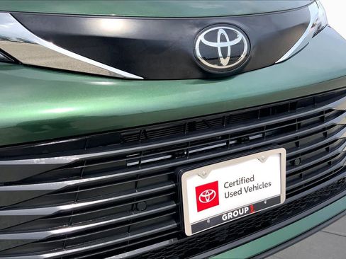 Certified 2026 Toyota Sienna XLE FWD image 29