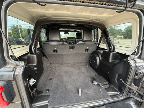 Used 2021 Jeep Wrangler Unlimited Sahara AWD/4WD image 26