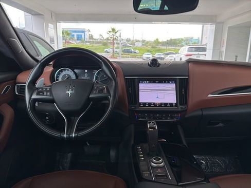 Certified 2023 Maserati Levante GT AWD/4WD image 13