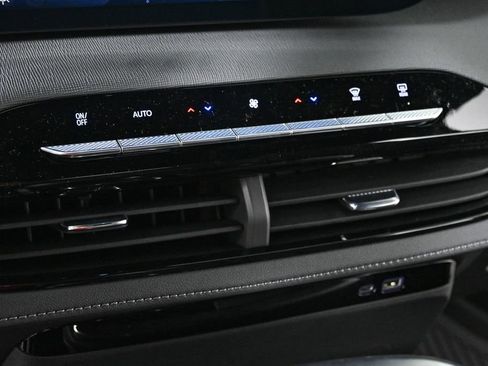 New 2025 Buick Enclave Sport Touring w/ Power Package image 17