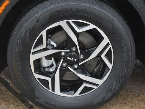 Used 2024 Kia Sportage LX image 11