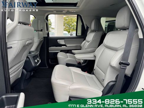 Used 2025 Ford Expedition Active image 11