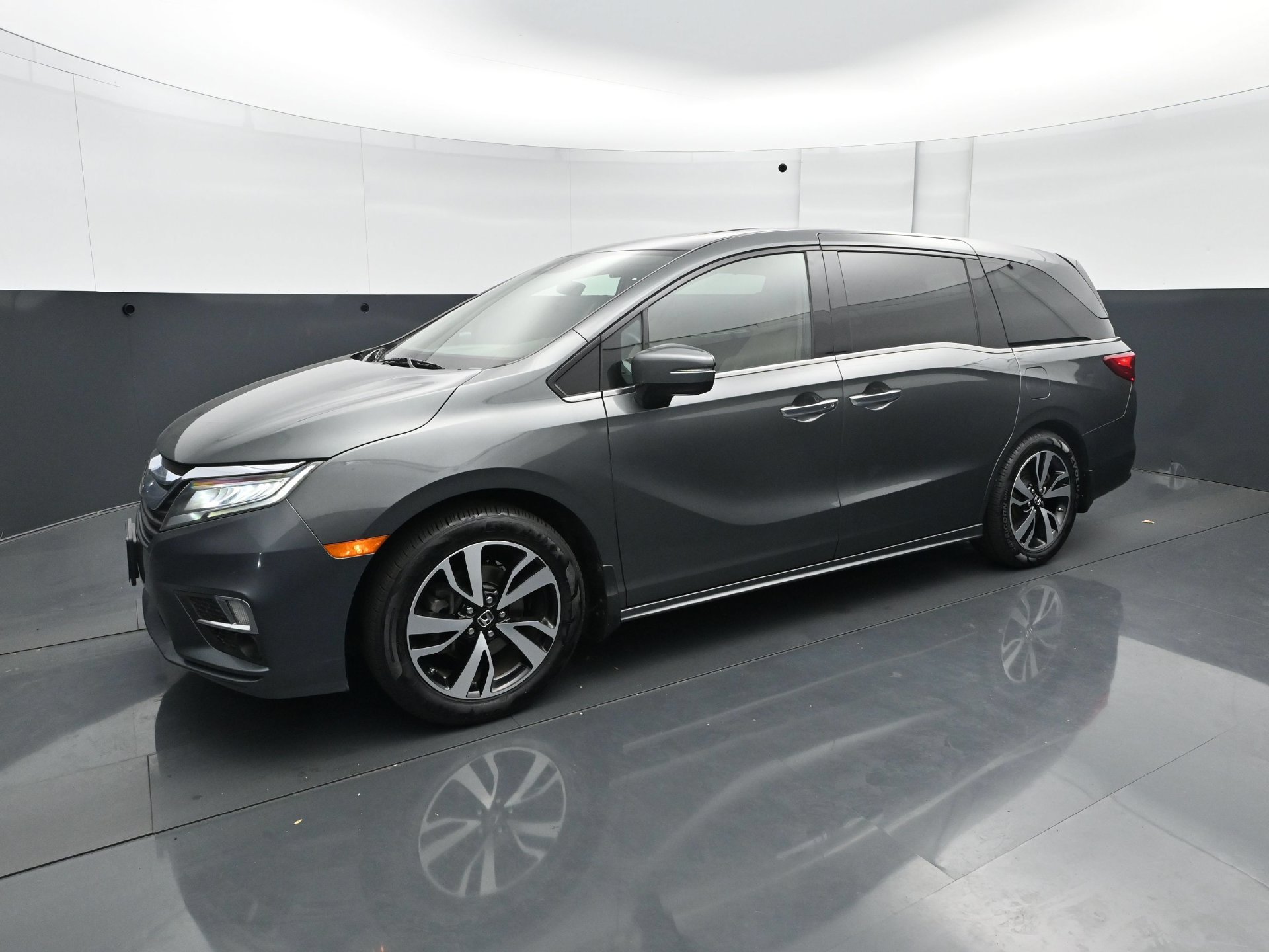 Used 2019 Honda Odyssey Elite image 2