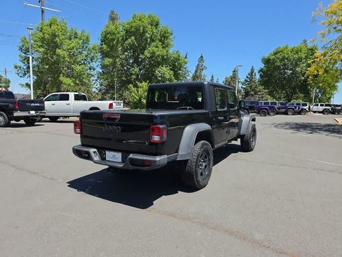Used 2023 Jeep Gladiator Sport AWD/4WD image 5