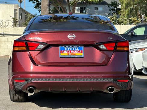 Used 2024 Nissan Altima 2.5 SL FWD image 5