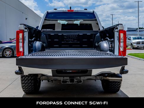 Used 2024 Ford F250 XLT w/ FX4 Off-Road Package AWD/4WD image 8