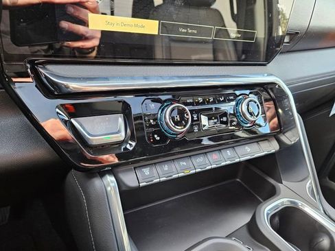 New 2026 GMC Sierra 3500 Denali w/ Denali Reserve Package image 25