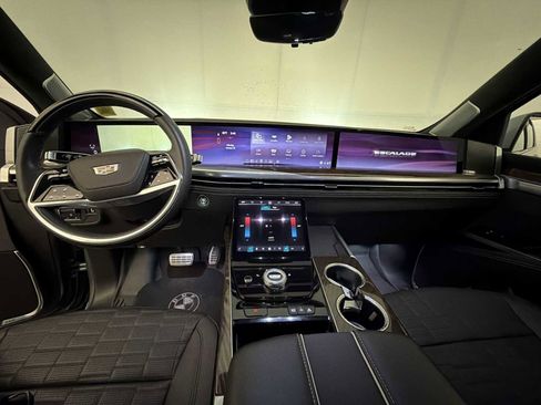 Used 2025 Cadillac Escalade ESV Sport Platinum w/ LPO, ONYX Package image 12