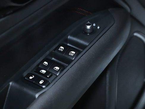 Used 2025 Jeep Compass Trailhawk AWD/4WD image 17