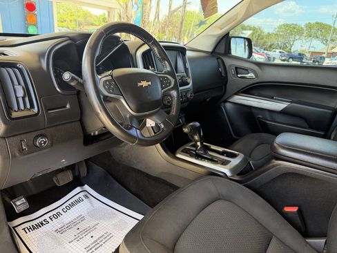 Used 2018 Chevrolet Colorado LT w/ LT Convenience Package RWD image 9