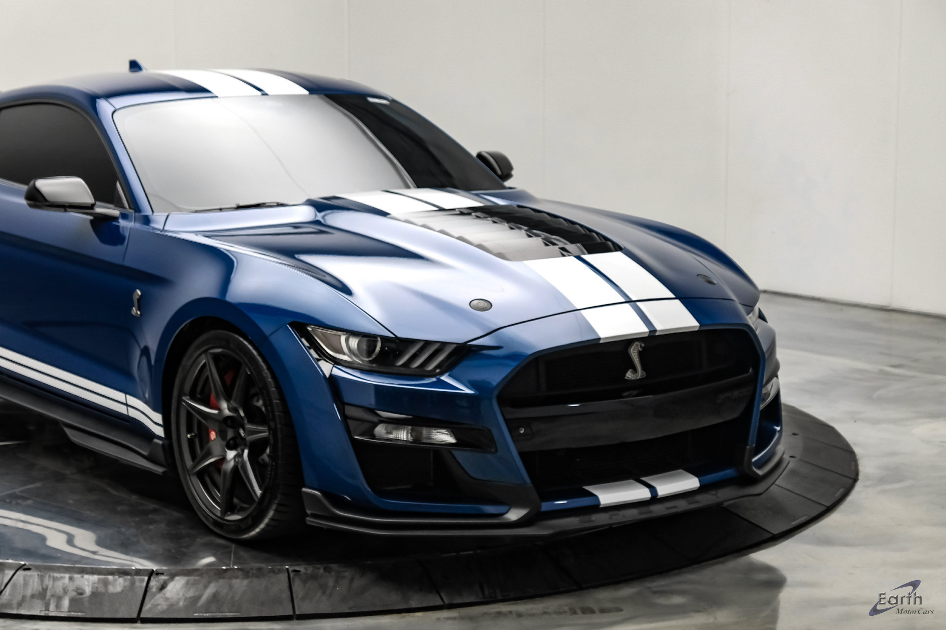 Used 2022 Ford Mustang Shelby GT500 w/ Carbon Fiber Track Pack RWD image 32