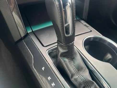 Used 2016 Ford Explorer XLT w/ Equipment Group 202A FWD image 16