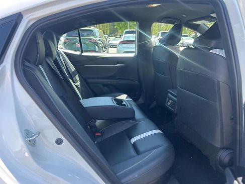 Used 2025 Toyota Camry SE FWD image 16