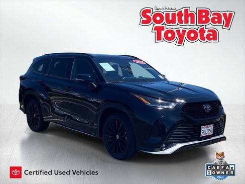 Certified 2025 Toyota Highlander XSE AWD/4WD image 1