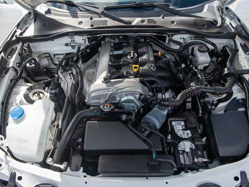 Used 2018 MAZDA MX-5 Miata RF Grand Touring image 52