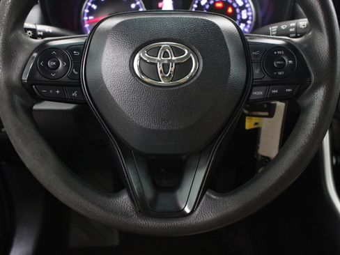 Used 2020 Toyota RAV4 LE FWD image 21