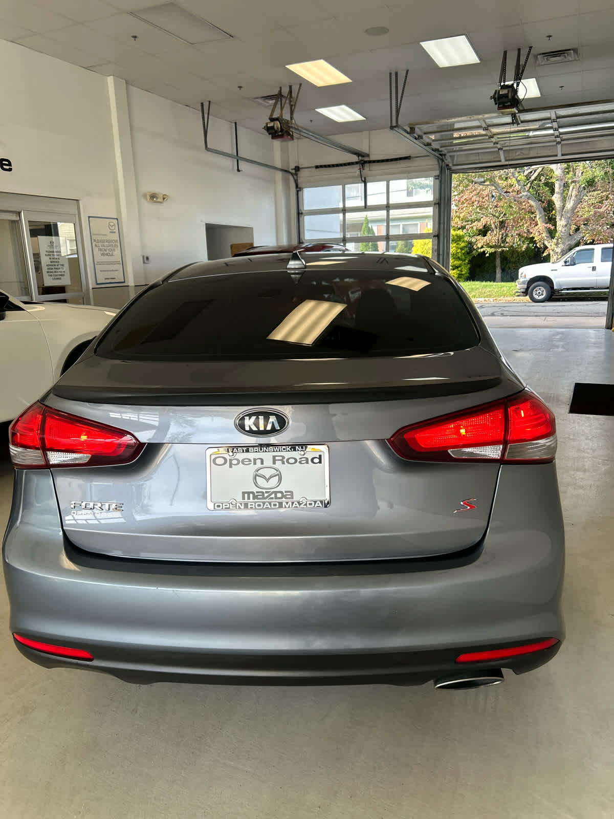 Used 2018 Kia Forte S FWD image 4