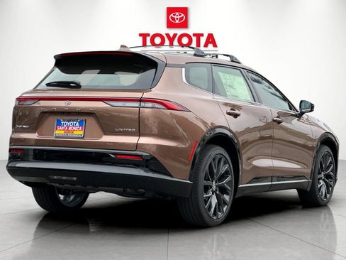 New 2025 Toyota Crown Signia image 3