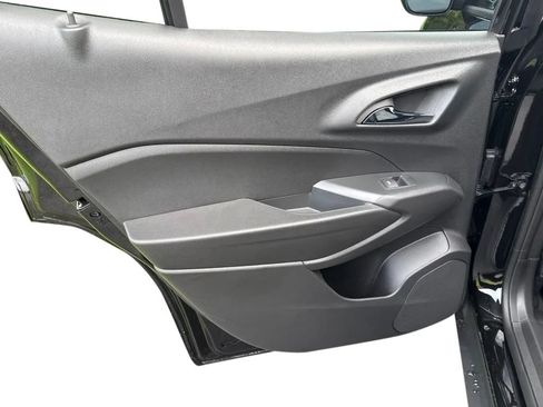 New 2026 Chevrolet Trax LS w/ LS Convenience Package FWD image 27
