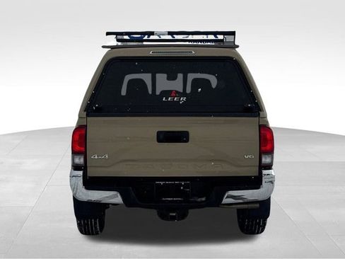 Used 2018 Toyota Tacoma SR5 image 4