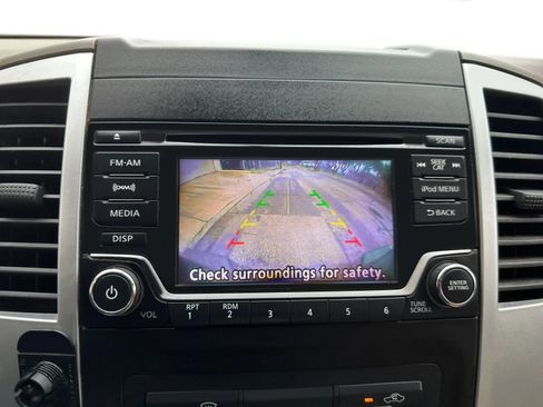 Used 2018 Nissan Frontier SV AWD/4WD image 10