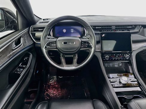 Certified 2023 Jeep Grand Cherokee Overland w/ Luxury Tech Group IV AWD/4WD image 35