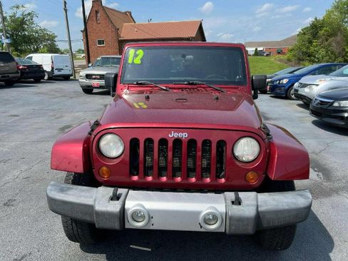 Used 2012 Jeep Wrangler Unlimited Sahara image 9