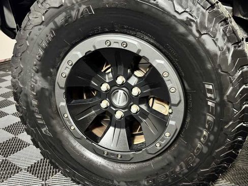 Used 2017 Ford F150 Raptor w/ Equipment Group 802A Luxury AWD/4WD image 11