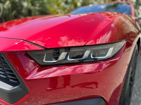 Used 2024 Ford Mustang Premium image 5