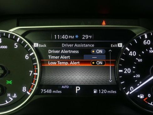 Used 2024 Nissan Pathfinder SV image 31