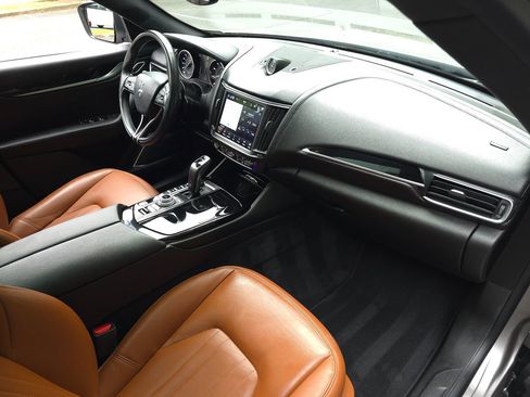 Used 2022 Maserati Levante GT image 22