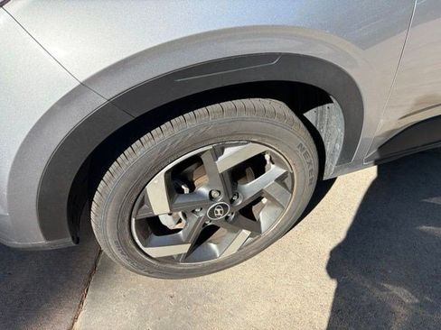 Used 2024 Hyundai Venue SEL FWD image 10