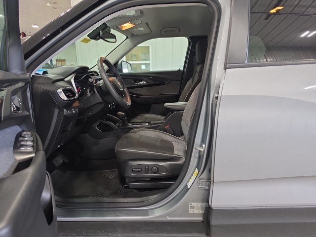 Used 2023 Chevrolet TrailBlazer LT w/ Convenience Package AWD/4WD image 22