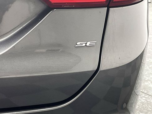 Used 2017 Ford Fusion SE w/ Fusion SE Technology Package FWD image 28