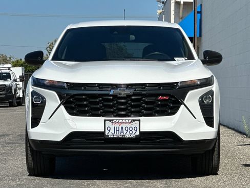 Certified 2024 Chevrolet Trax RS w/ Driver Confidence Package FWD image 9