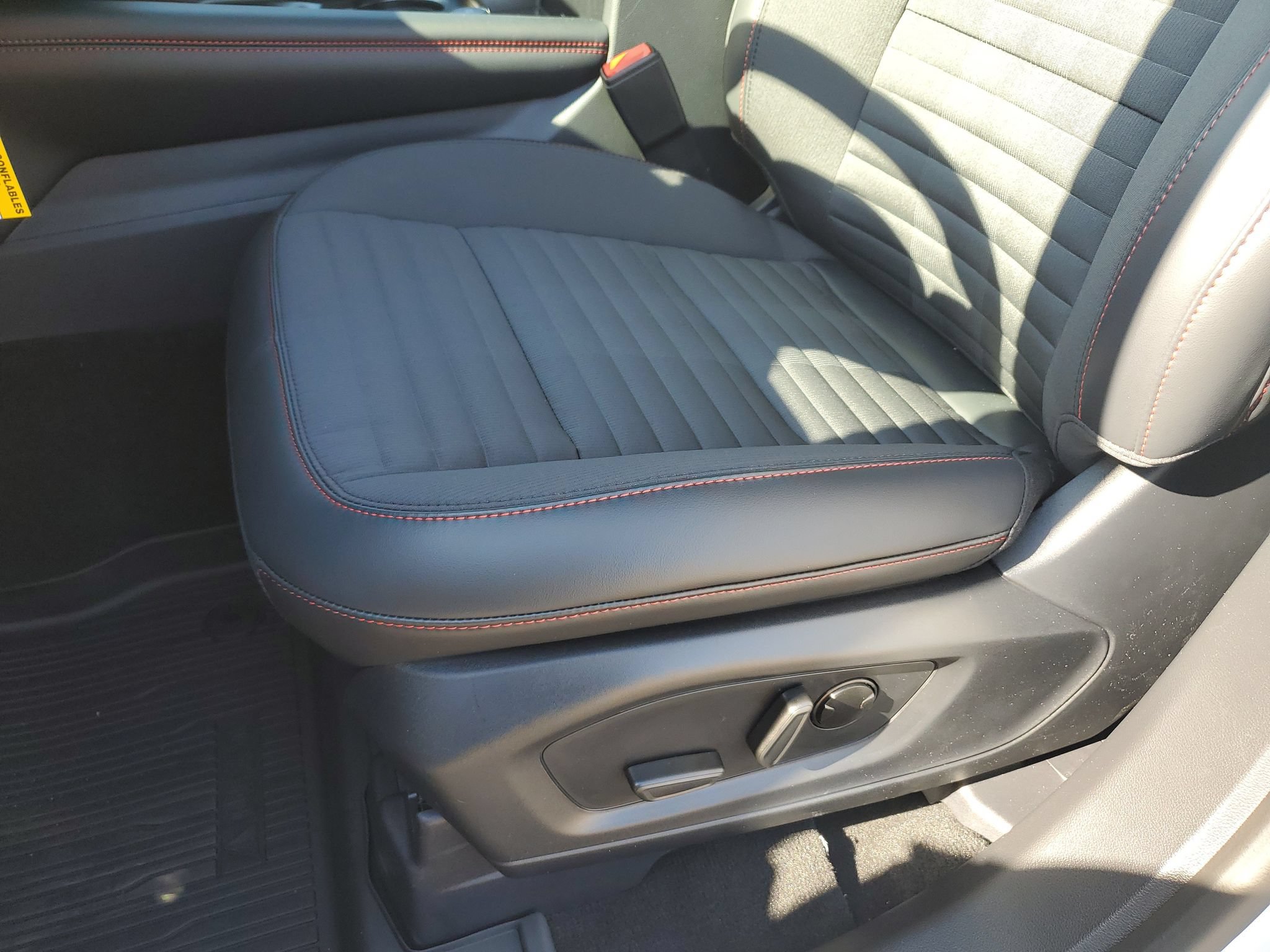 New 2027 Ford Explorer ST-Line w/ Premium Package AWD/4WD image 15