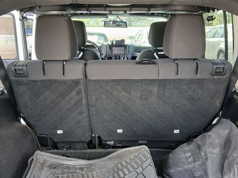 Used 2015 Jeep Wrangler Unlimited Sport AWD/4WD image 18