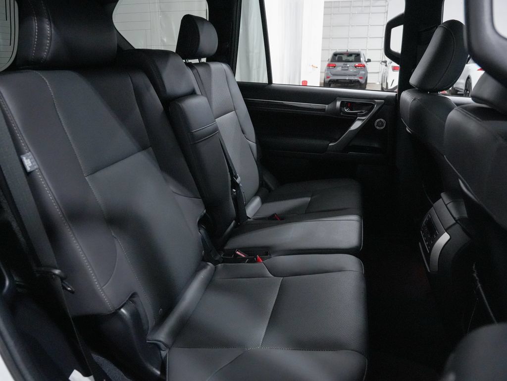 Used 2023 Lexus GX 460 Premium w/ Premium Plus Package AWD/4WD image 32