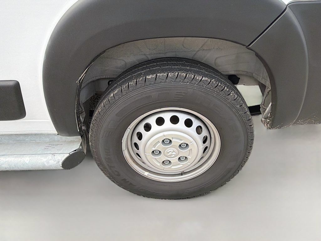 Used 2025 RAM ProMaster 2500 w/ U-Haul Equipment Group FWD image 10