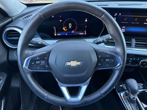 Used 2024 Chevrolet Trax LT w/ Driver Confidence Package image 15