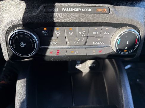 Certified 2022 Ford Escape SE w/ Cold Weather Package image 26