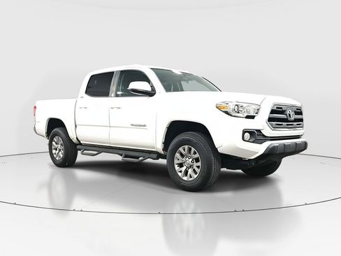 Used 2016 Toyota Tacoma SR5 image 3