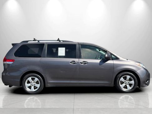 Used 2013 Toyota Sienna LE FWD image 8